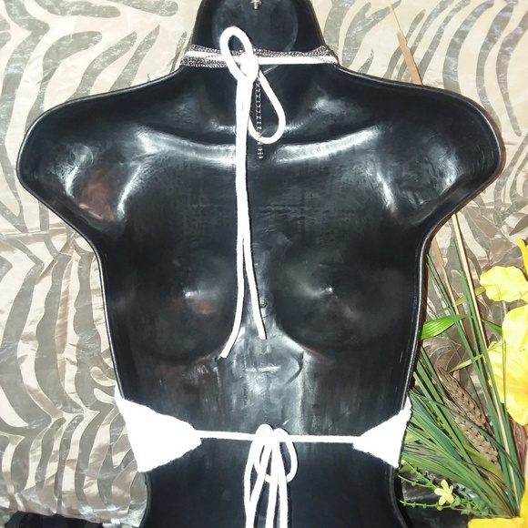 NWT Amazing Ivory Crochet Open Back Halter Top - Picture 3 of 4